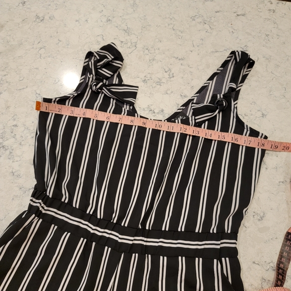 Beige By eci Black & White Stripe Crop Wide-Leg  Romper Jumpsuit  Small - Picture 10 of 15